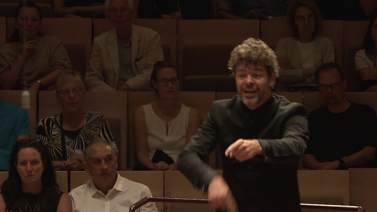 Mozart: Symphony No.40 / Heras-Casado · Karajan-Academy of the Berliner Philharmoniker