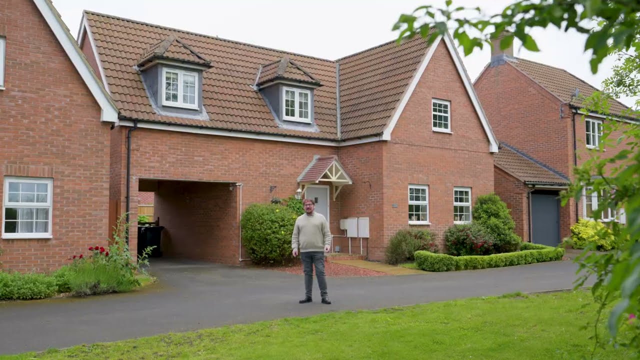 Could this spacious 3 bedroom property in Witham St Hughs be the home you've been searching for?