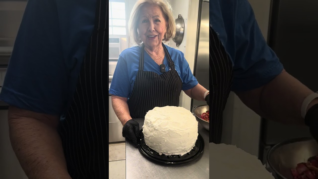 Faye Schulz Shows You How to Make Mrs. Lacy’s Famous Strawberry Crunch Cake!