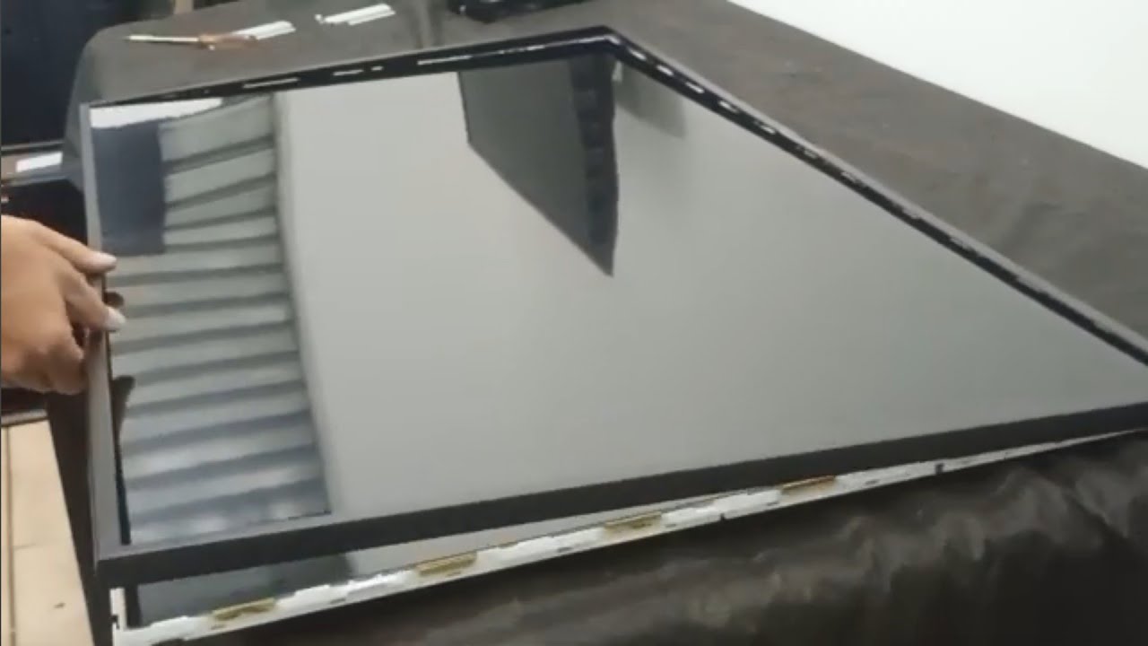 Como tirar tela e moldura tv Samsung Un50nu7100...!?