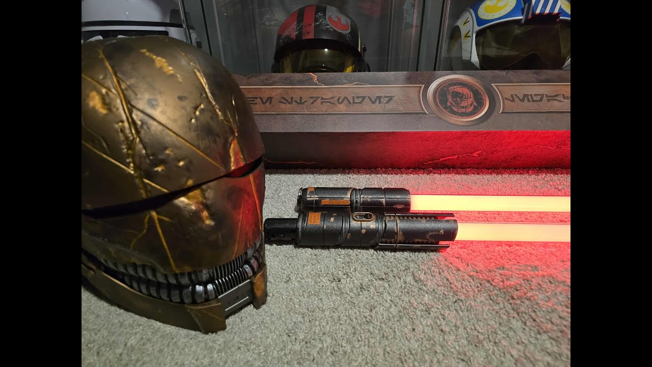 Star Wars Galaxy's Edge The Stranger Qimir Acolyte Limited Edition Legacy Lightsaber Set