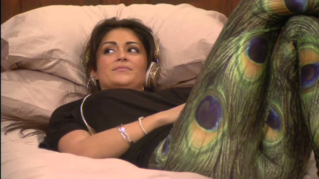 Jasmine and Ollie get close and Lee gets angry! Day 7, Celebrity Big Brother