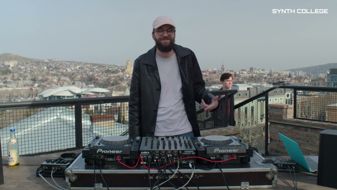 Shineofsheet  | Synth College: Tbilisi Rooftop | 4K