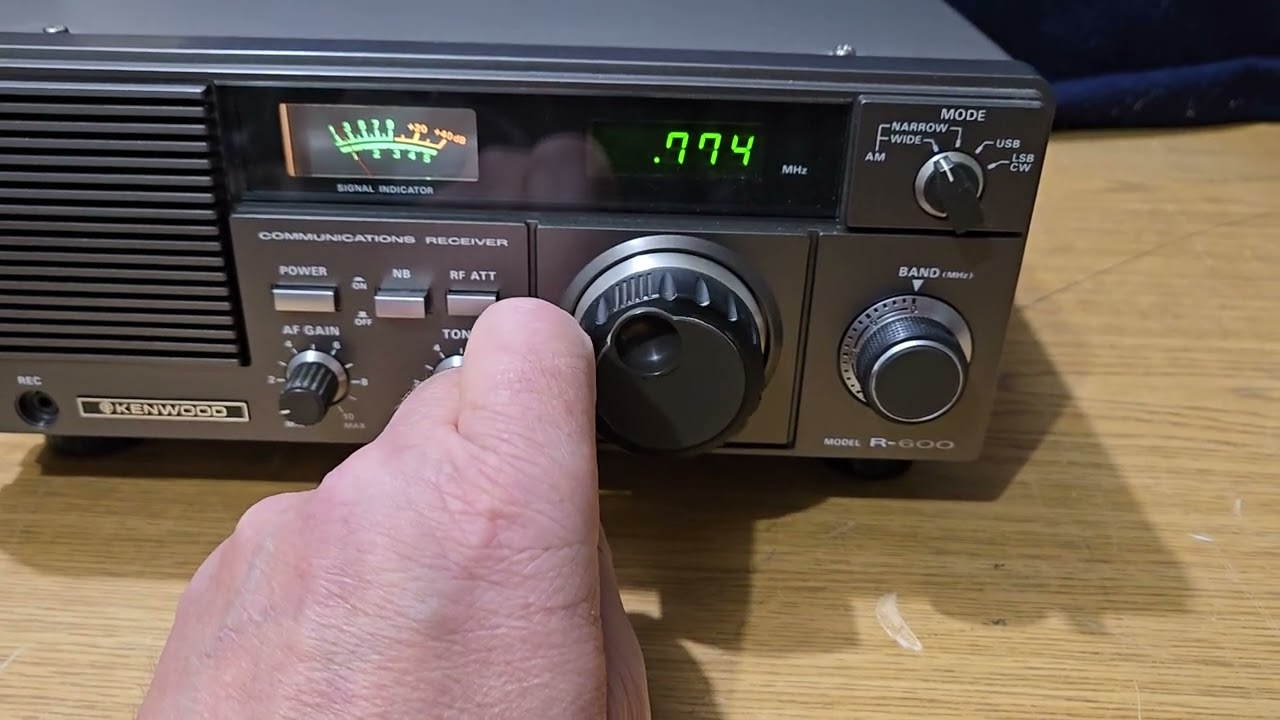 Kenwood  R-600 HF Communications Receiver