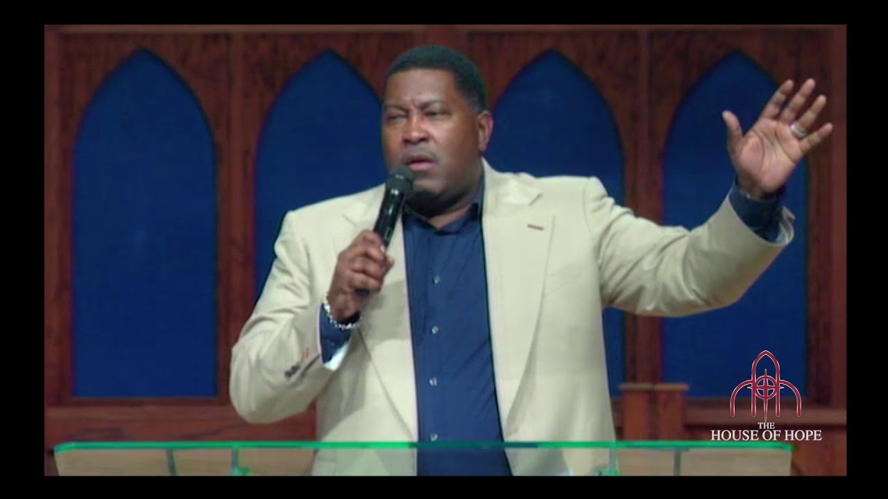 We Offer Praise song by Dr. Smith w/Musician Solo