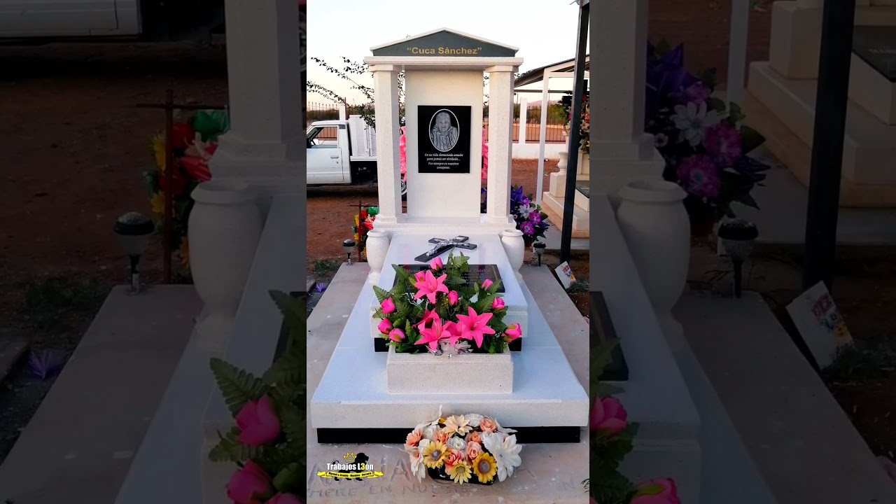 HERMOSA LÁPIDA de GRANITO PULIDO ✝️🌹 TUMBAS BONITAS 🙏