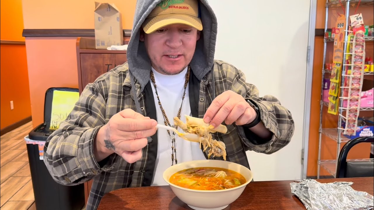 CALDO DE POLLO EL CAMAROGRAFO SE LO COME POR ELIZABETH @taquerialabonita9859 