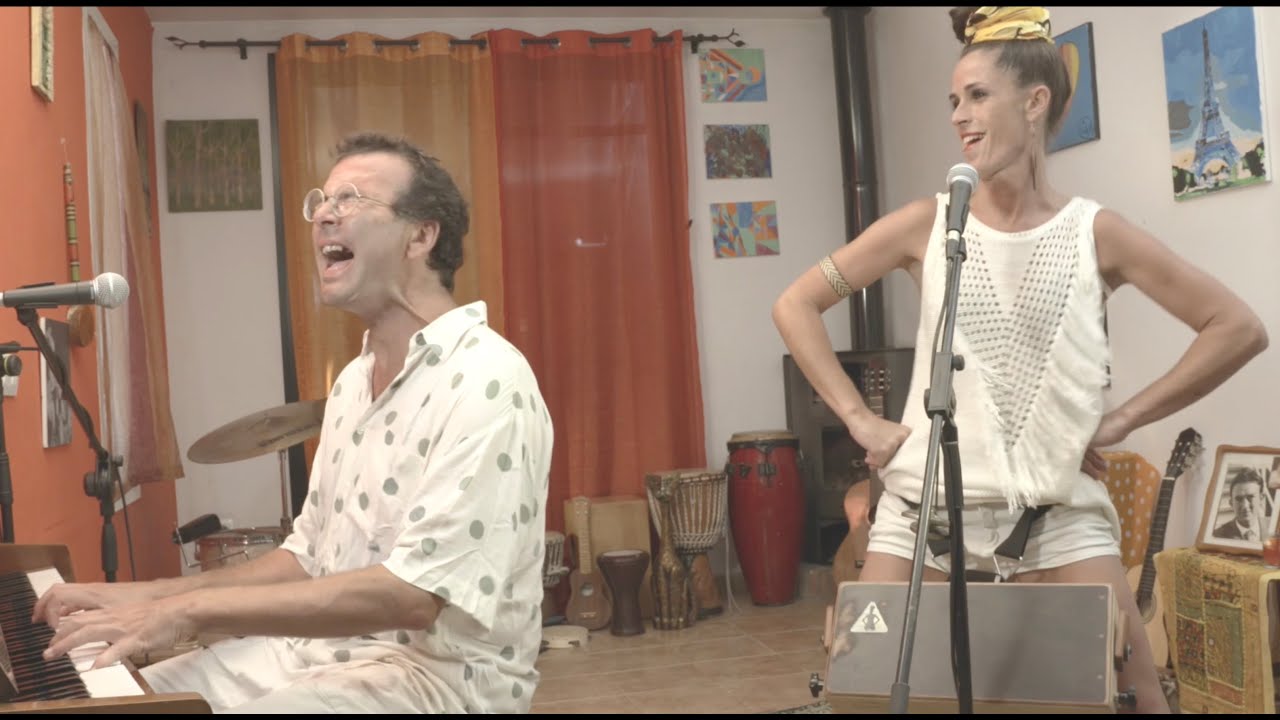 Manolo y Curra " Cachumbambé" ( Videoclip en directo )