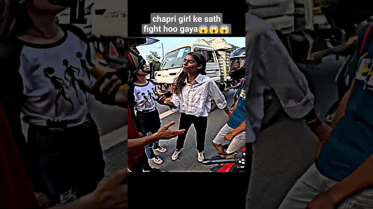 chapri girl se hua fight 😱😱😱#shorts #ktm #rr310 #rider #fight @theactionrider02 subscribe pls🙏🙏