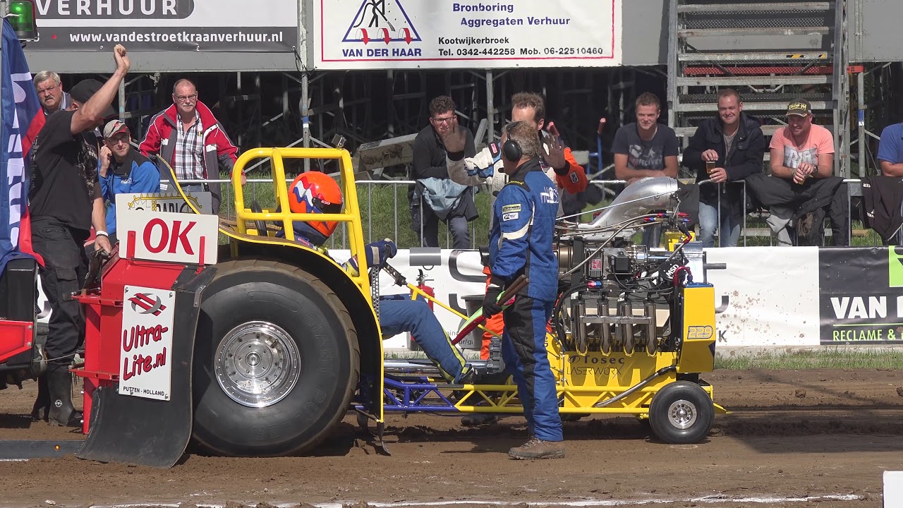 Tractor Pulling Minis Unlimited @ Stroe NL EC 2017 by MrJo