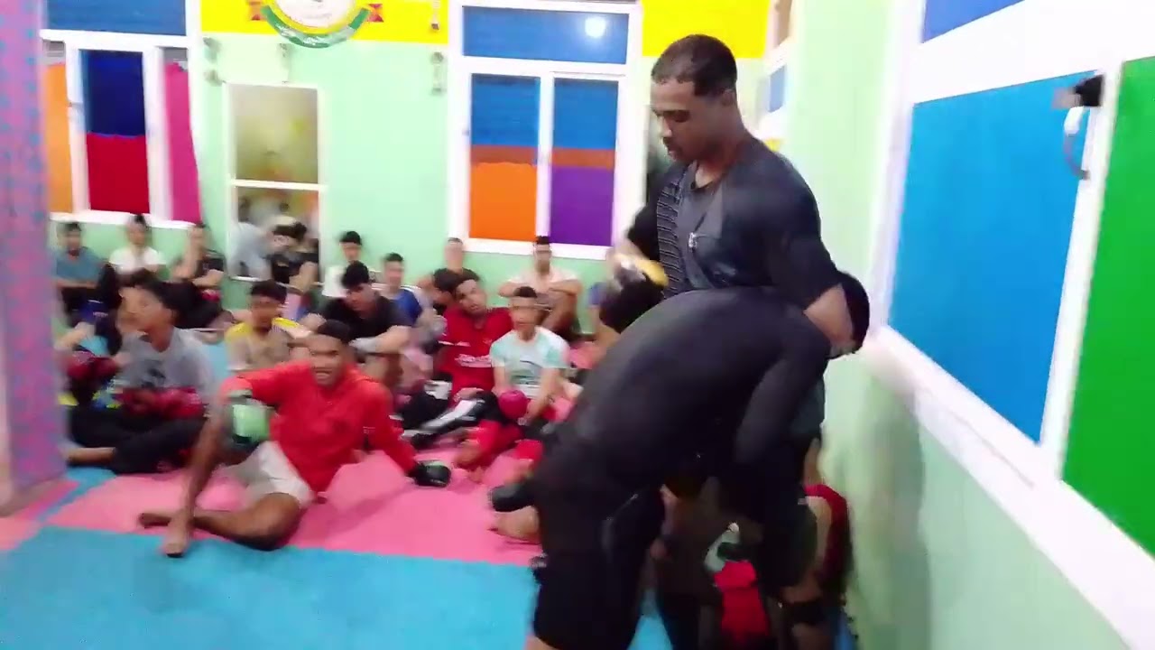دائما العب على الفوز وان كانت مباراه الوديه او حقيقيه 💪