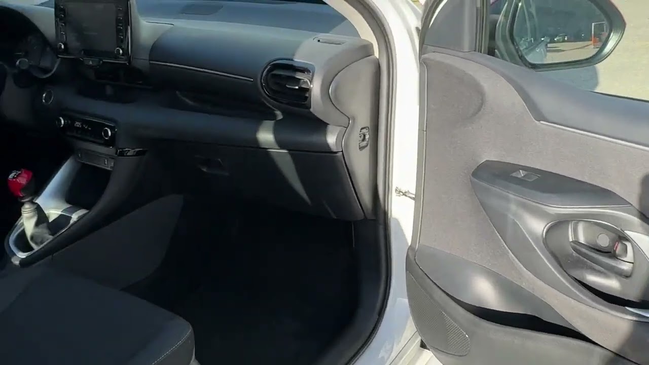 B2B Auctions A/S / TOYOTA YARIS, 1.5 Benzin (125 hk)