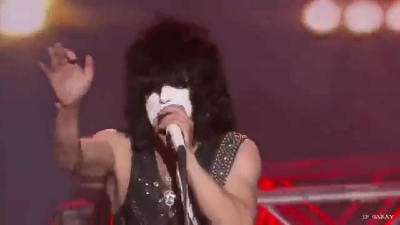 Caleb Johnson performs with KISS on American Idol 2014 Finale