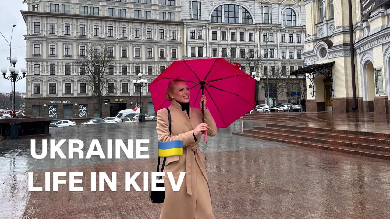 Ukraine 🇺🇦 Life in Kiev. April 4, 2025. The Streets of Kiev, Ukraine. Streets Scenes.