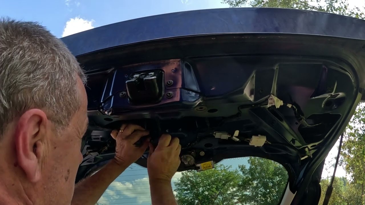 It Happened AGAIN. 2015 Ford Escape Tailgate Ajar Warning Light.