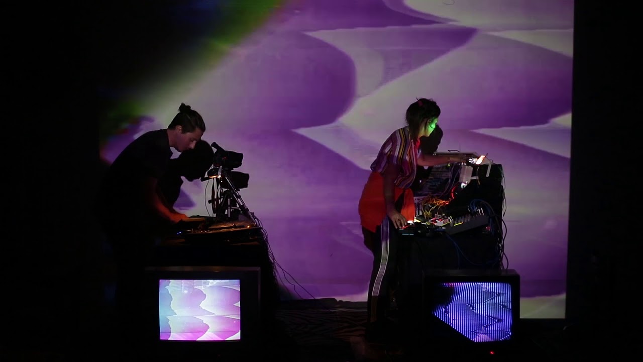 Tercer Brazo presenta SHIS UNUSUAL Live Set MAURO CONTRERAS Vj Set