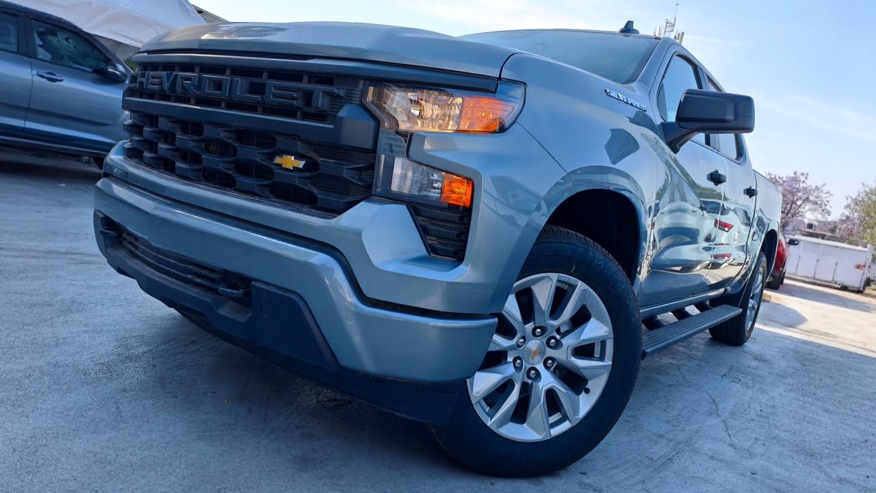 💪 La leyenda se viste de gris: Silverado Custom V8 4x4 2025 lista para rugir