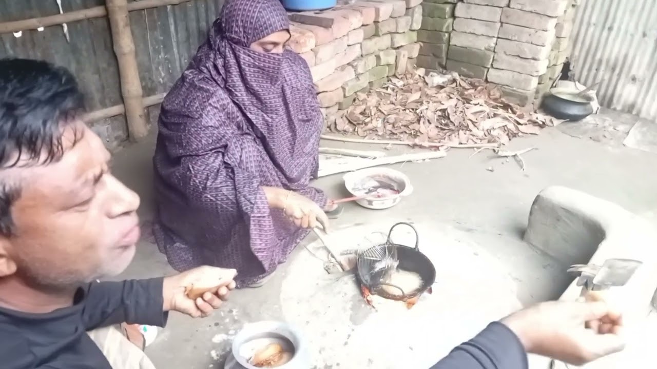 চাচা সশুর কে পিঠা বানিয়ে  খাওয়াইলাম