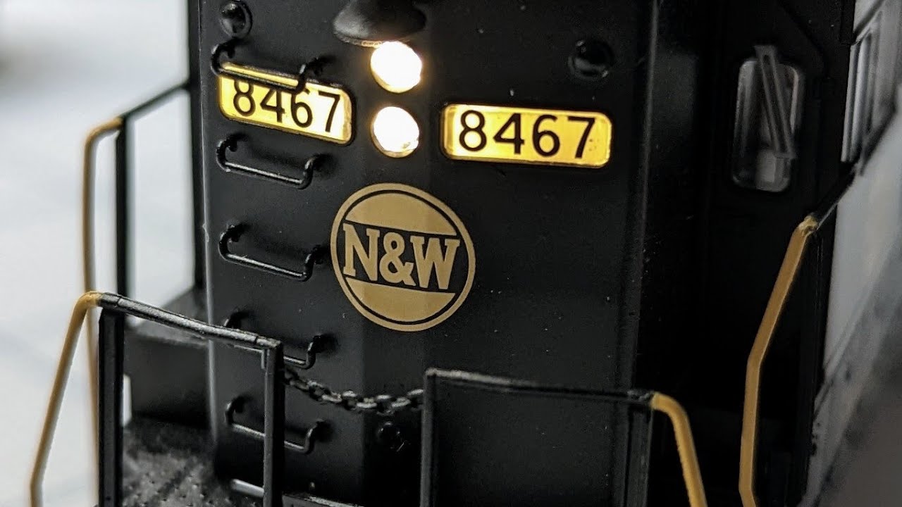 Test HO locomotive Atlas U30B Loksound V5 21pin NixTrainz Decoder Buddy
