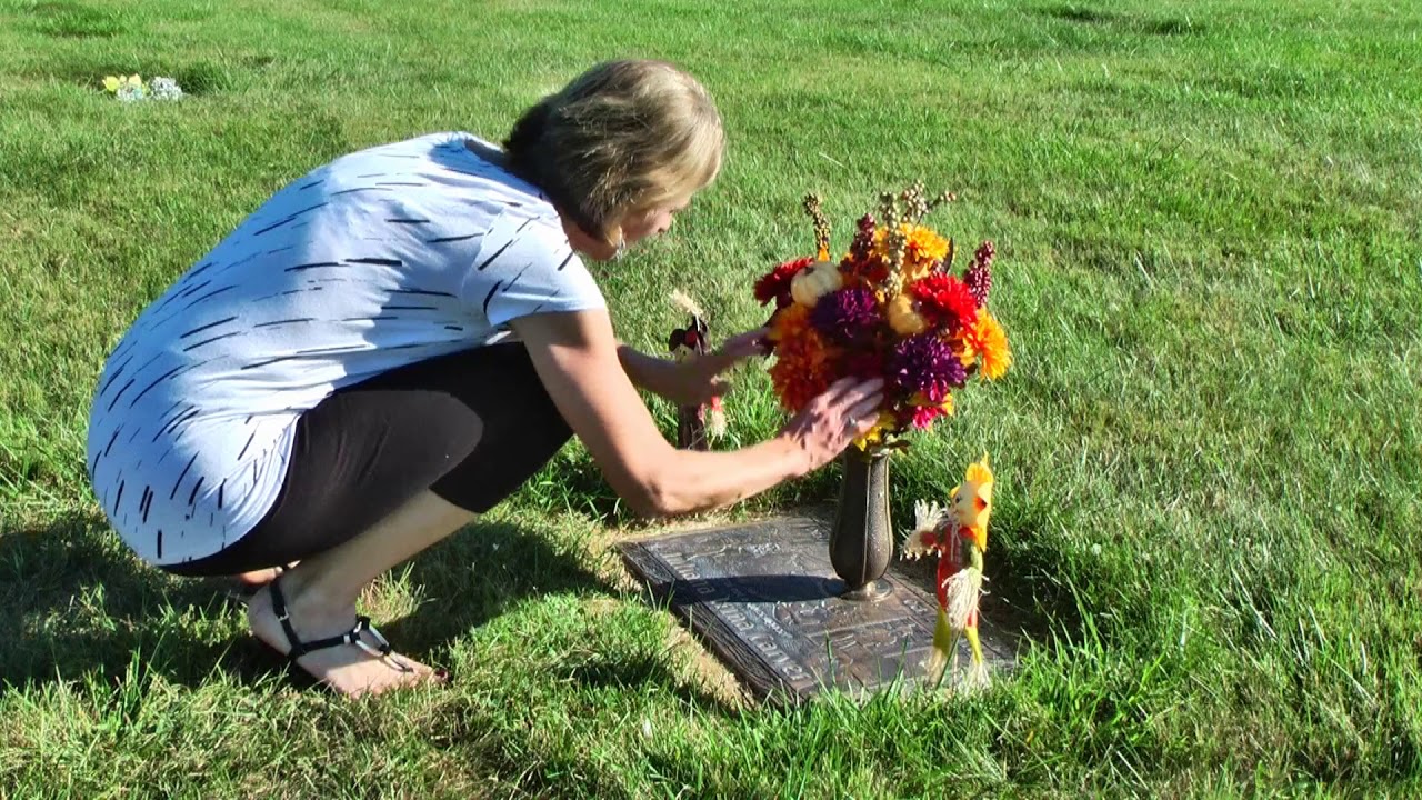 Juliana Carver - New Autumn Flowers (September 15, 2019)