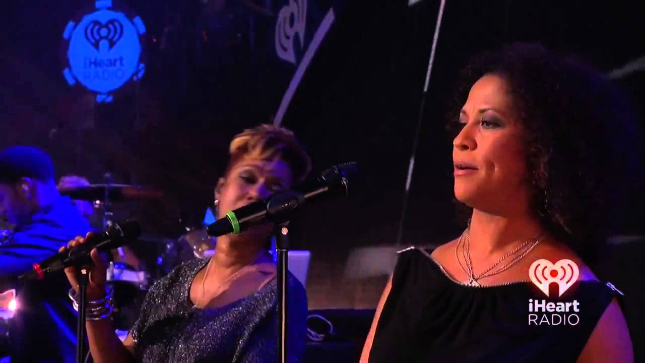 Pink - Perfect (iHeartRadio Music Festival) - Live