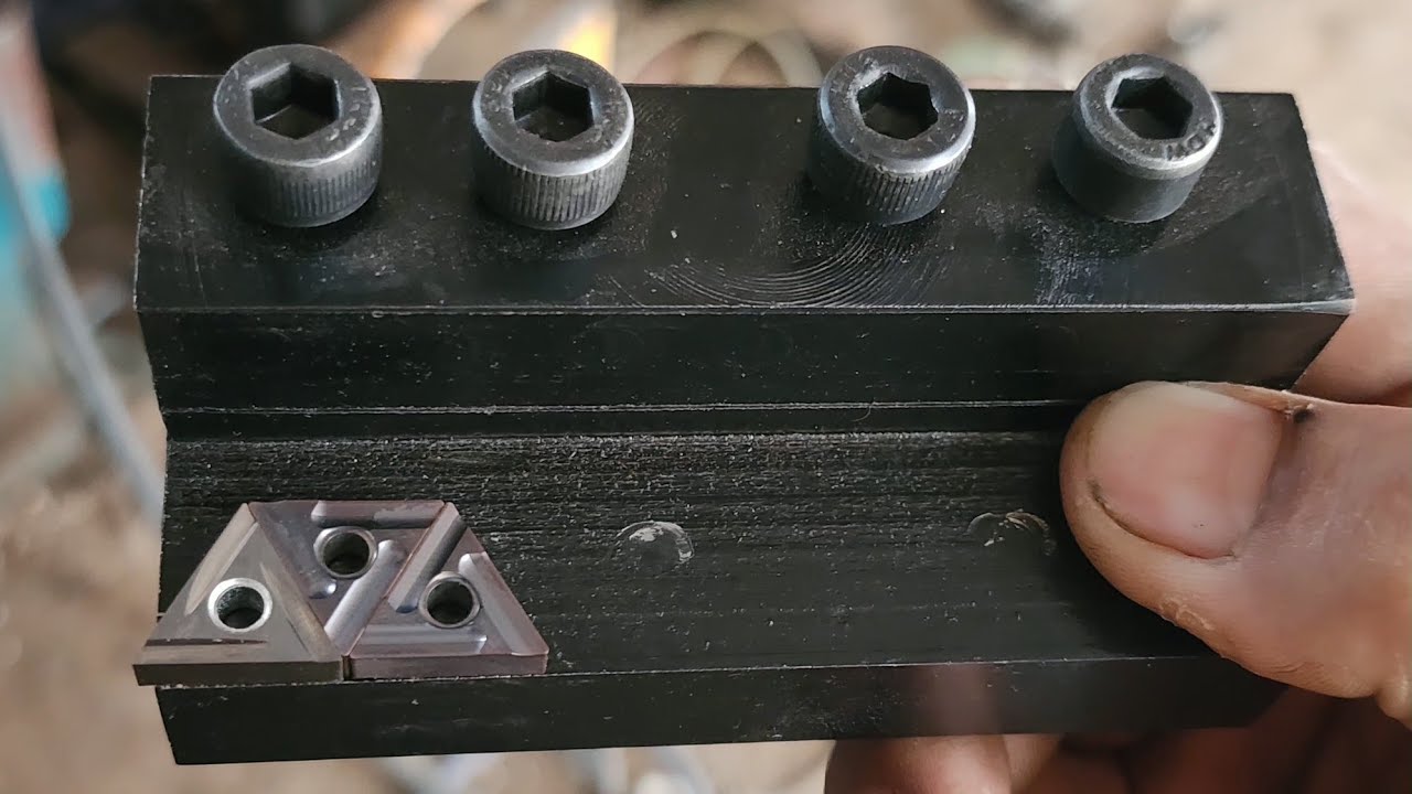 This tool helps work on a lathe smoothly. DIY at home.