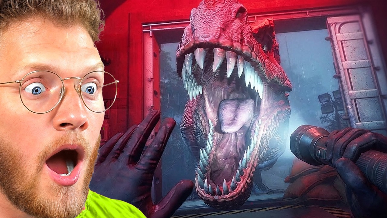 Playing the SCARIEST Dinosaur HORROR Game...