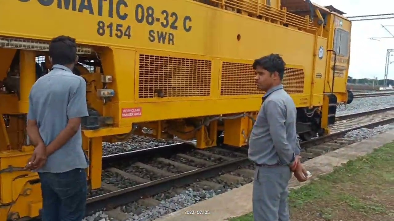 Assistant track machine  Training time video