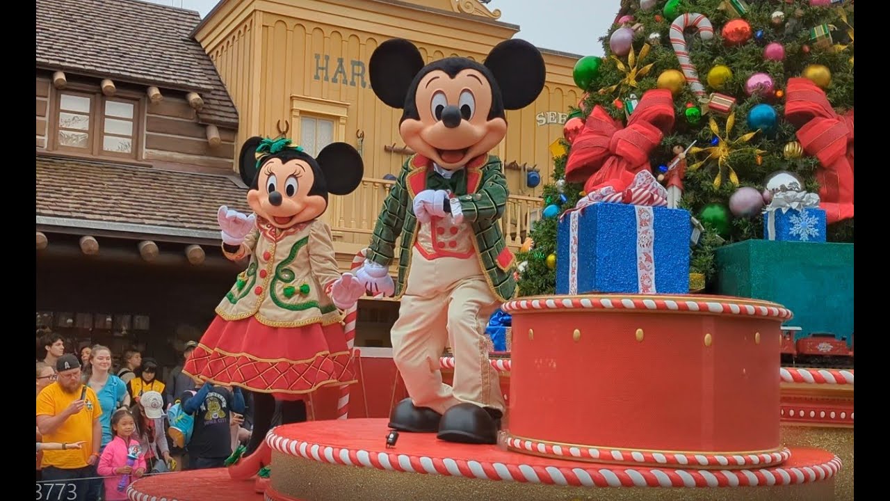Disneys Magic Kingdom Christmas Parade 2022 from Frontierland