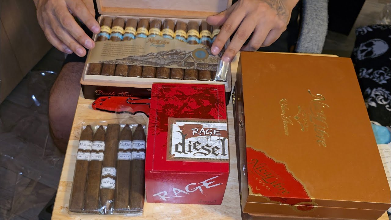 Cigar Bid unboxing (alot of nice libre)