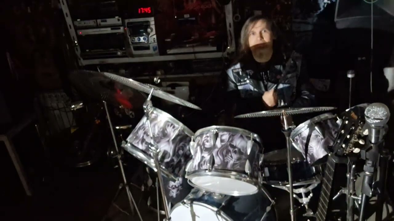 HEAVY METAL ROCK & DOG