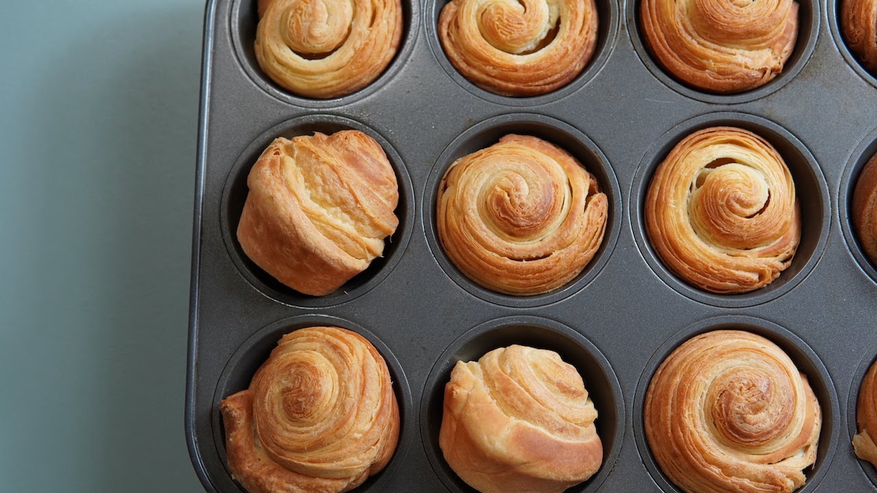 マフィン型で焼くクロワッサン【クロフィン】捏ねるのは2分30秒！コネは最低限でサックサク　How to make Cruffin