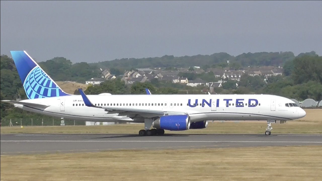 Plane Spotting at Edinburgh Airport, EDI | August 13th, 2022