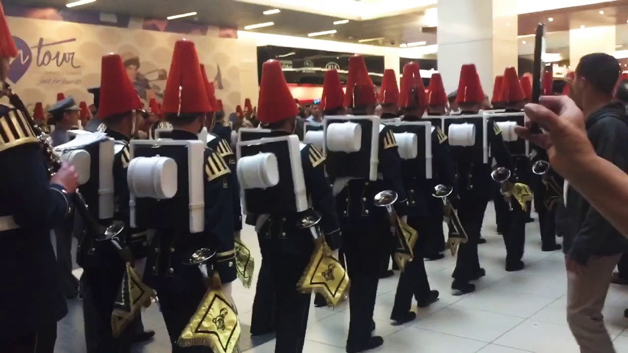Banda de Guerra e Instrumental Escuela Militar Bernardo O’Higgins Mall Costanera Center 2018 Parte 1