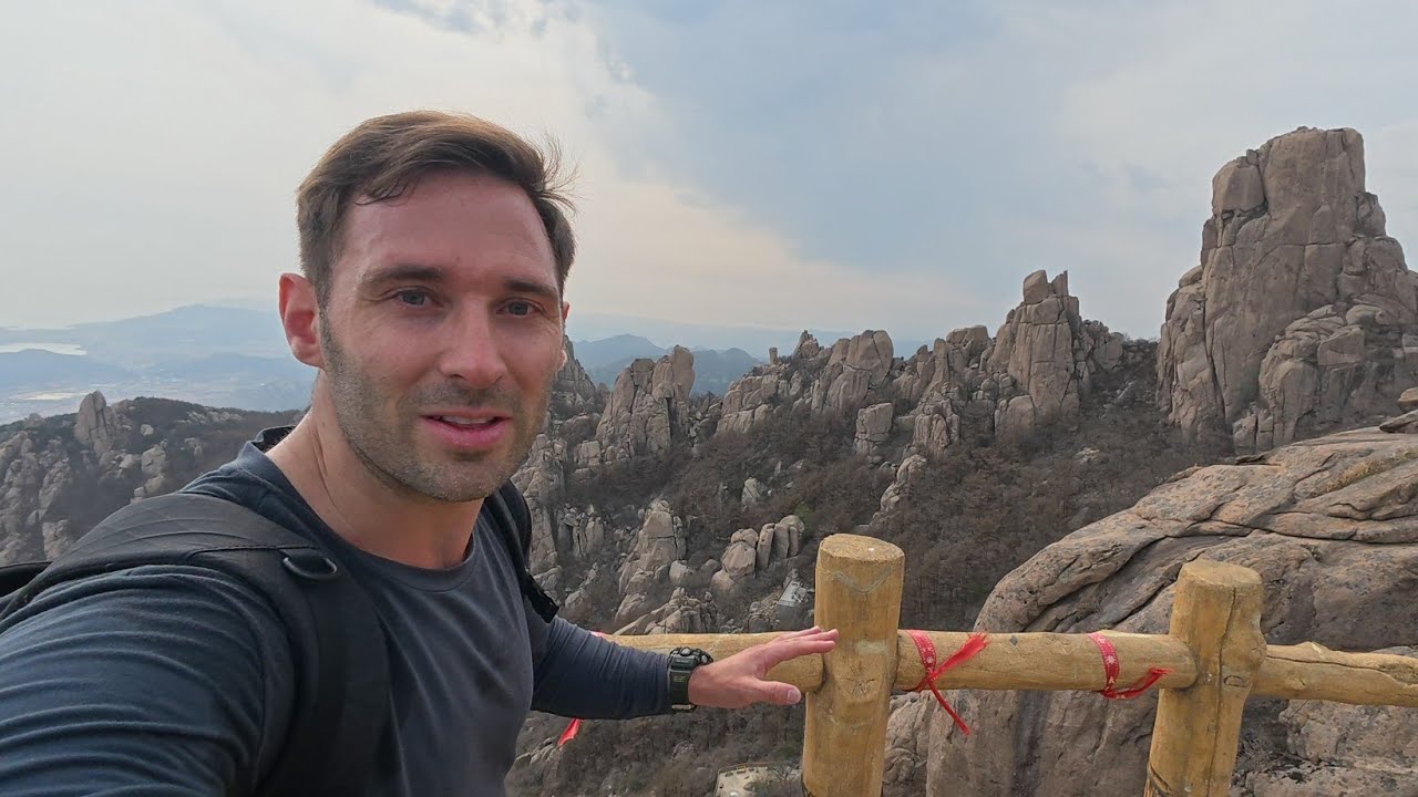 Climbing Mount Lao 🇨🇳 | Beijiushui & Jufeng Peak