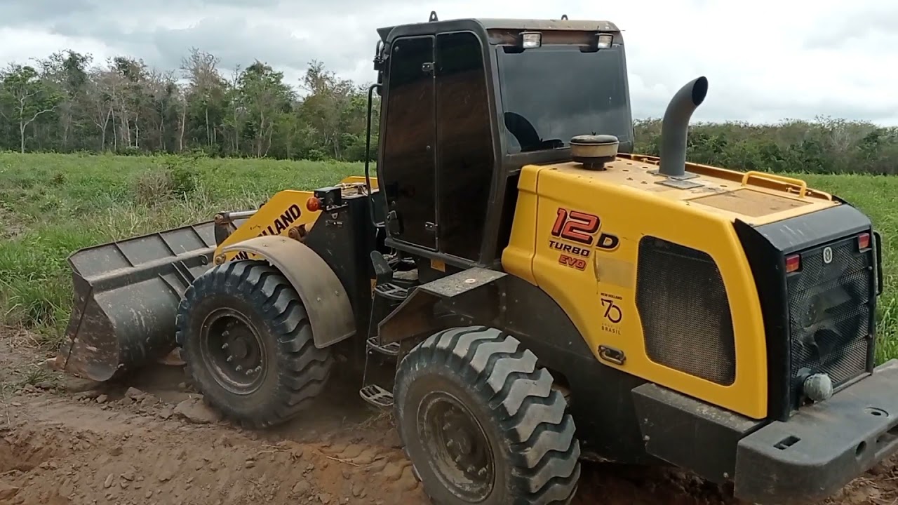 pá carregadeira 12D evo trabalhando 🚜🇧🇷