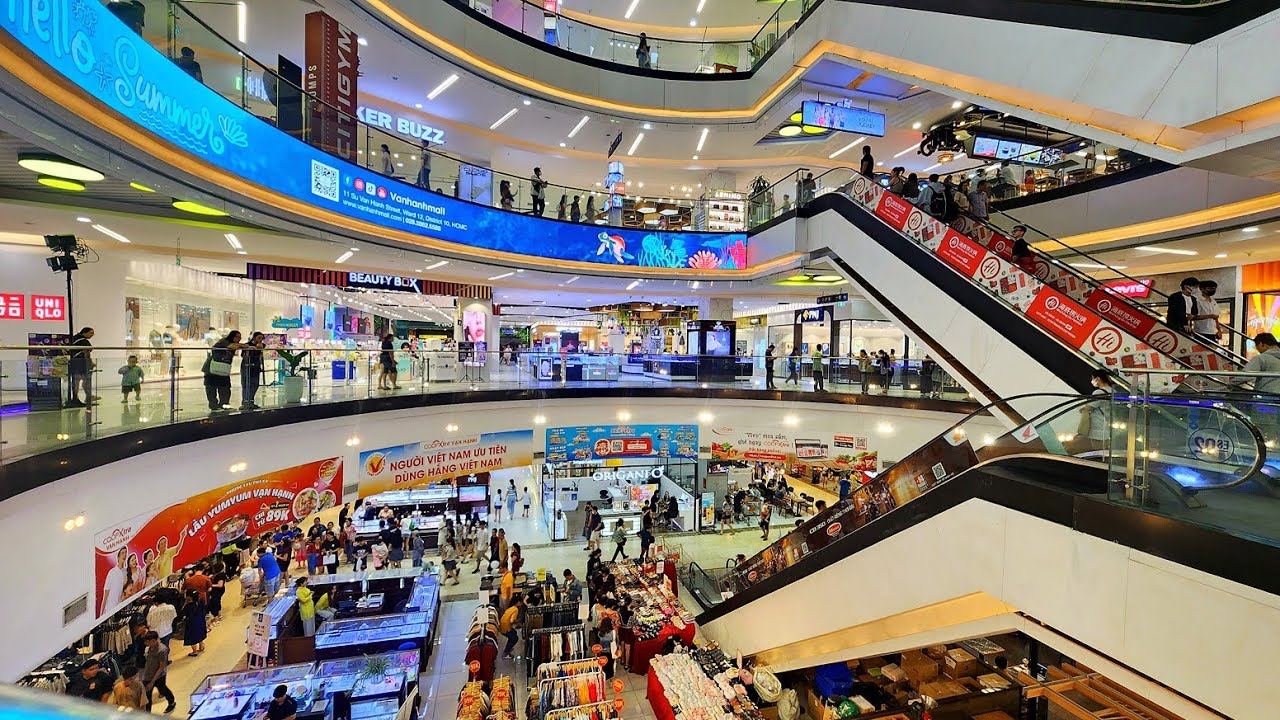 NGỠ NGÀNG MALL LỚN NHẤT SÀI GÒN ĐẸP NHƯ Ở MỸ ĐÔNG NGHẸT NGƯỜI ĐỔ VỀ ĂN CHƠI MUA SẮM