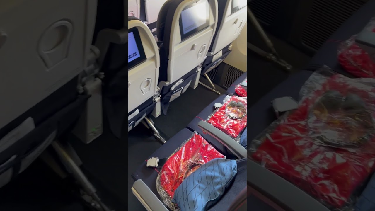 Air France economy class on flight from Paris to JFK #shorts #airplane #economyclass #airfrance