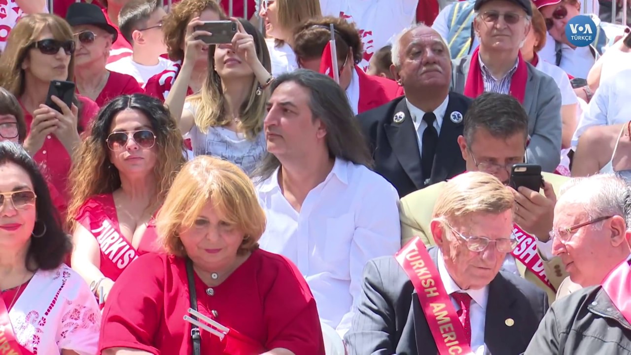 New York'ta Görkemli Türk Günü Yürüyüşü