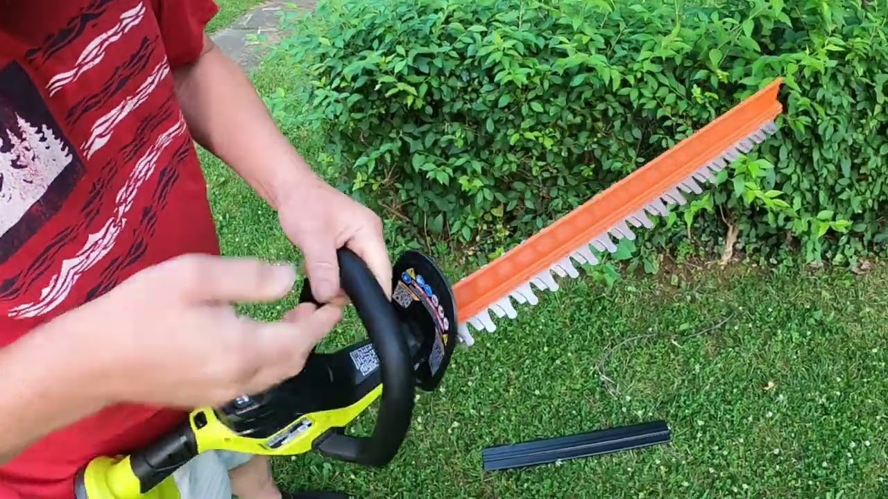 Бесщеточный кусторез Ryobi 22 дюйма