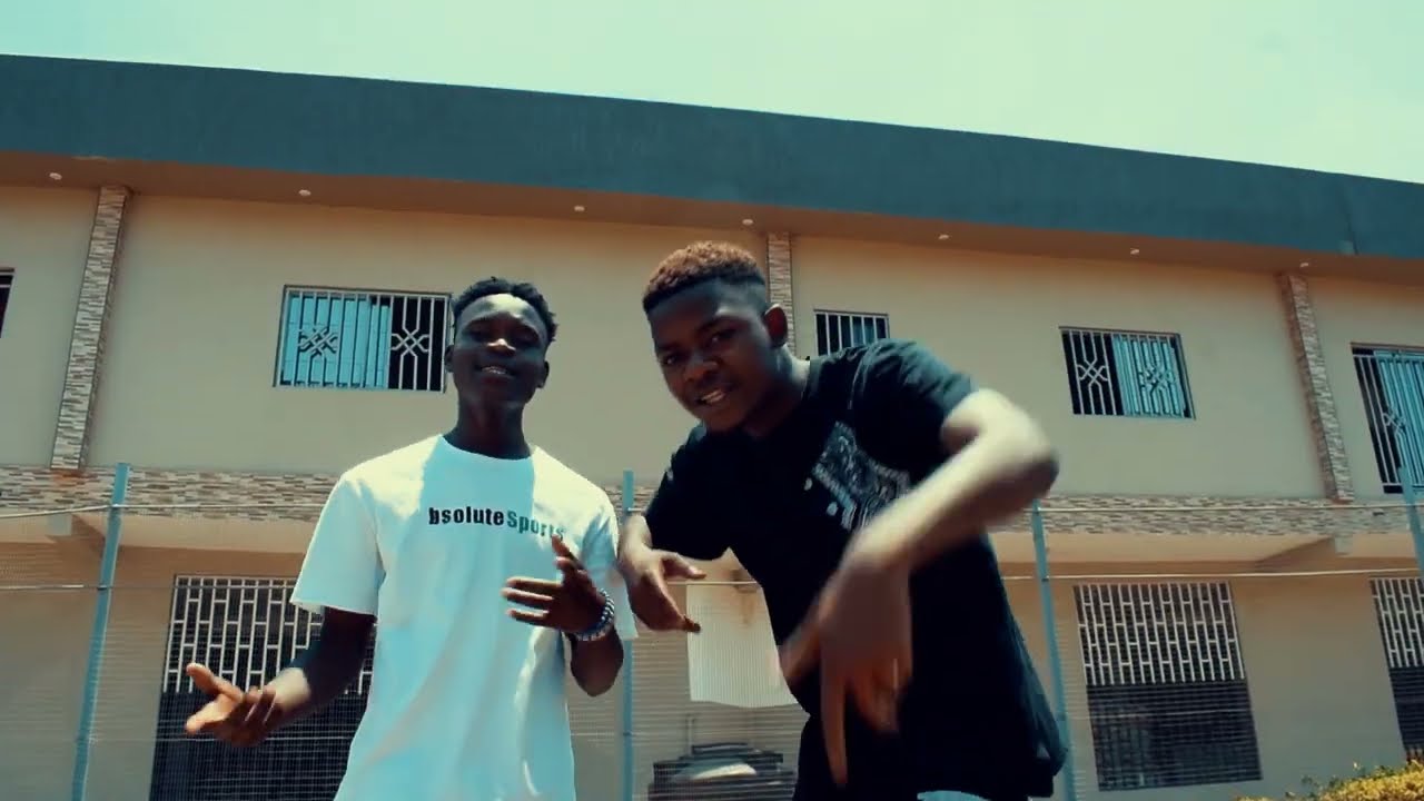 Lil Queesty ft  LS Trapper- Usanditaikire (OficiaVideo)
