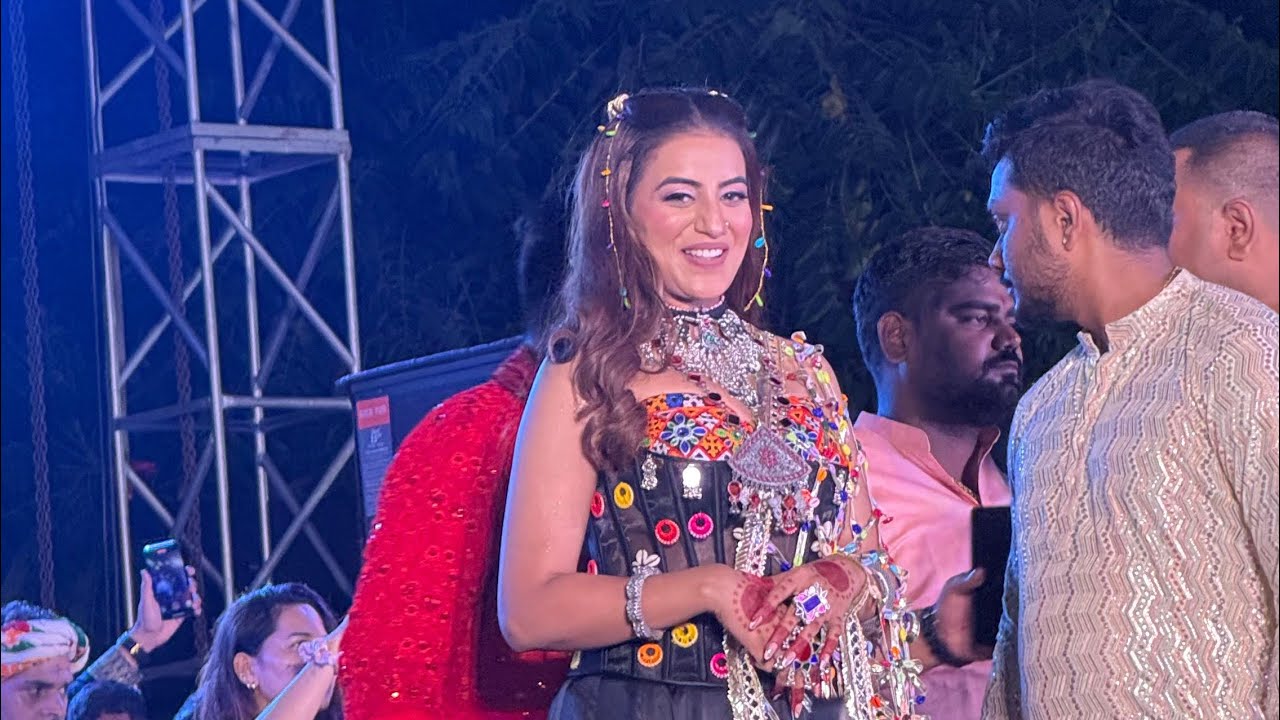 अक्षरा सिंह बोकारो # Akshara Singh, singing Bhojpuri actor# dandiya dance #bokarosteelcity 