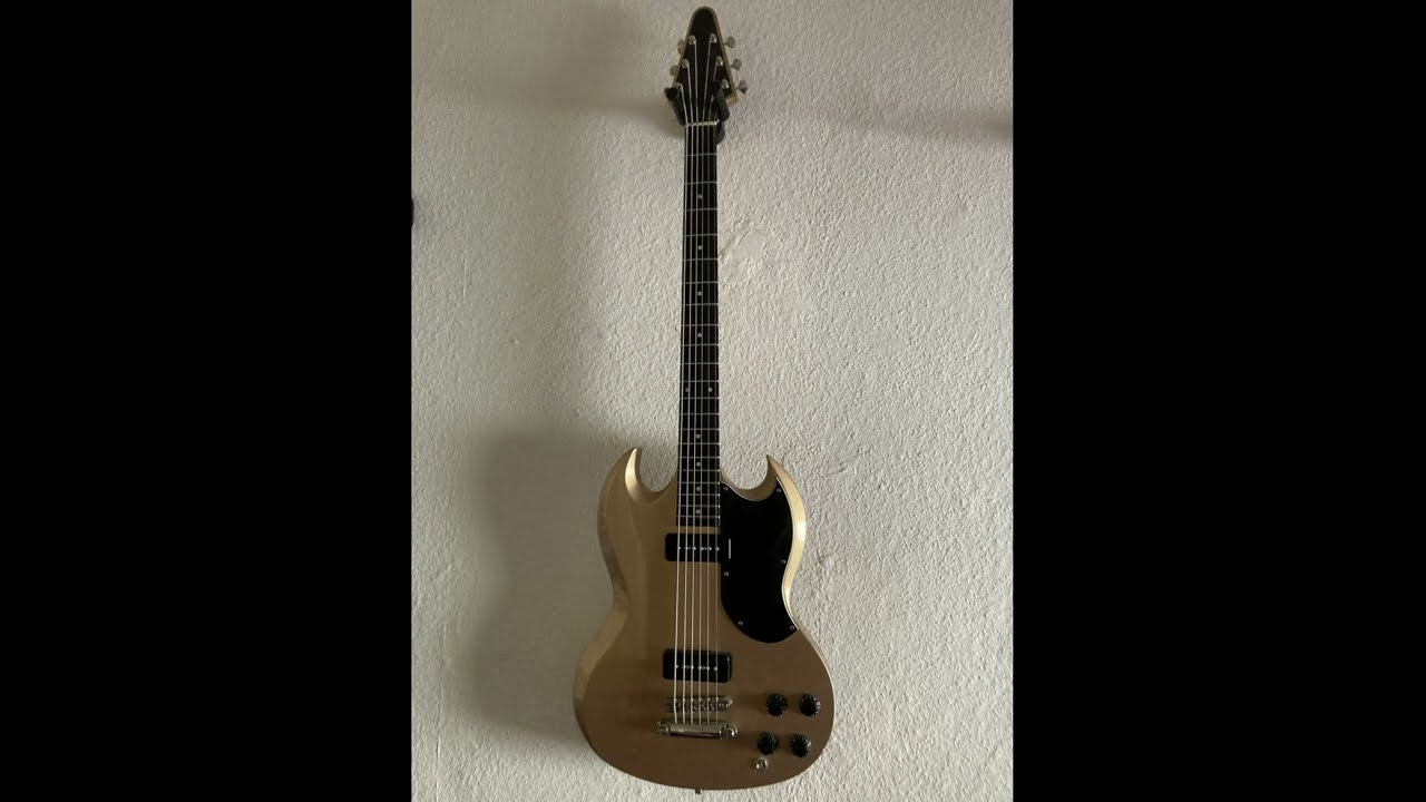 Handmade Baritone Guitar - The Who 
