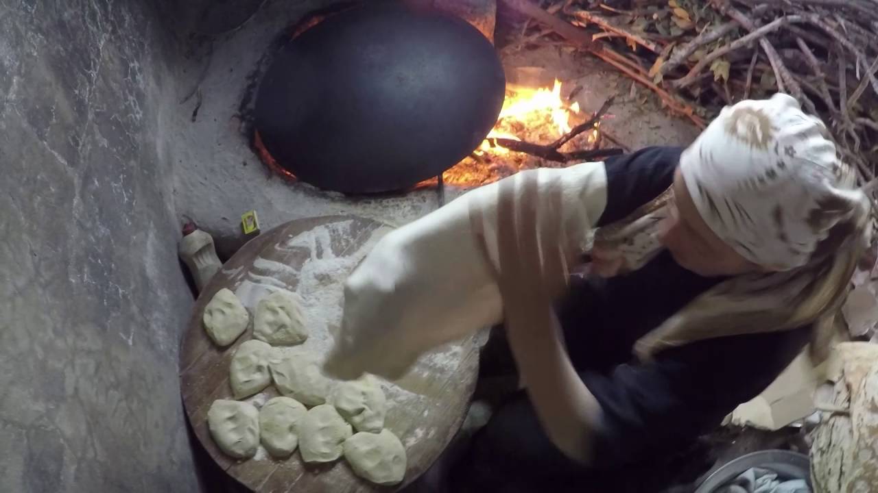 خبز صاج بلادي الجبين Pão de folha feito com carinha no cidade Al-Jebein Sul de Libanon Março 2016