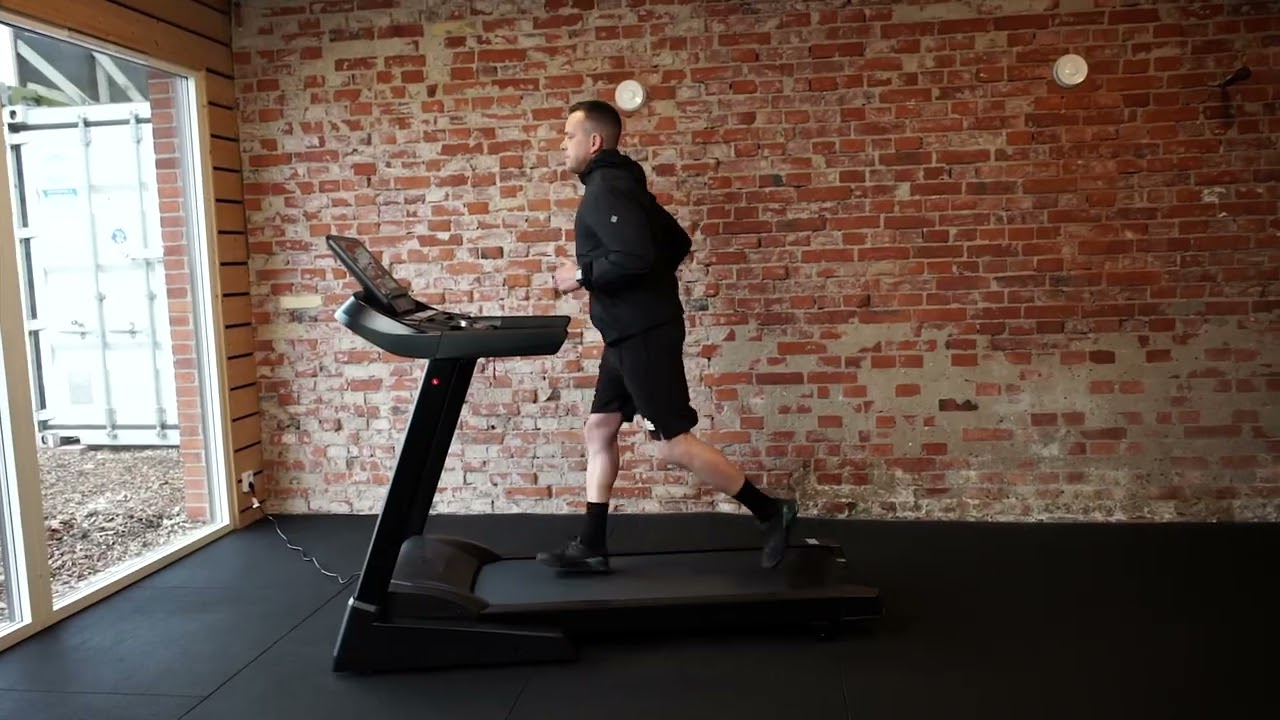 TITAN LIFE S LINE 725 Treadmill