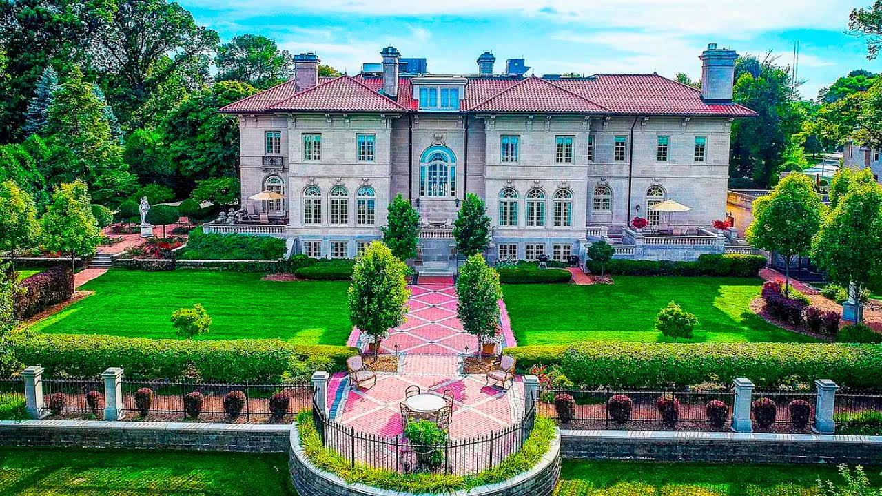 Tour of 5 luxurious and expensive Wisconsin mansions.