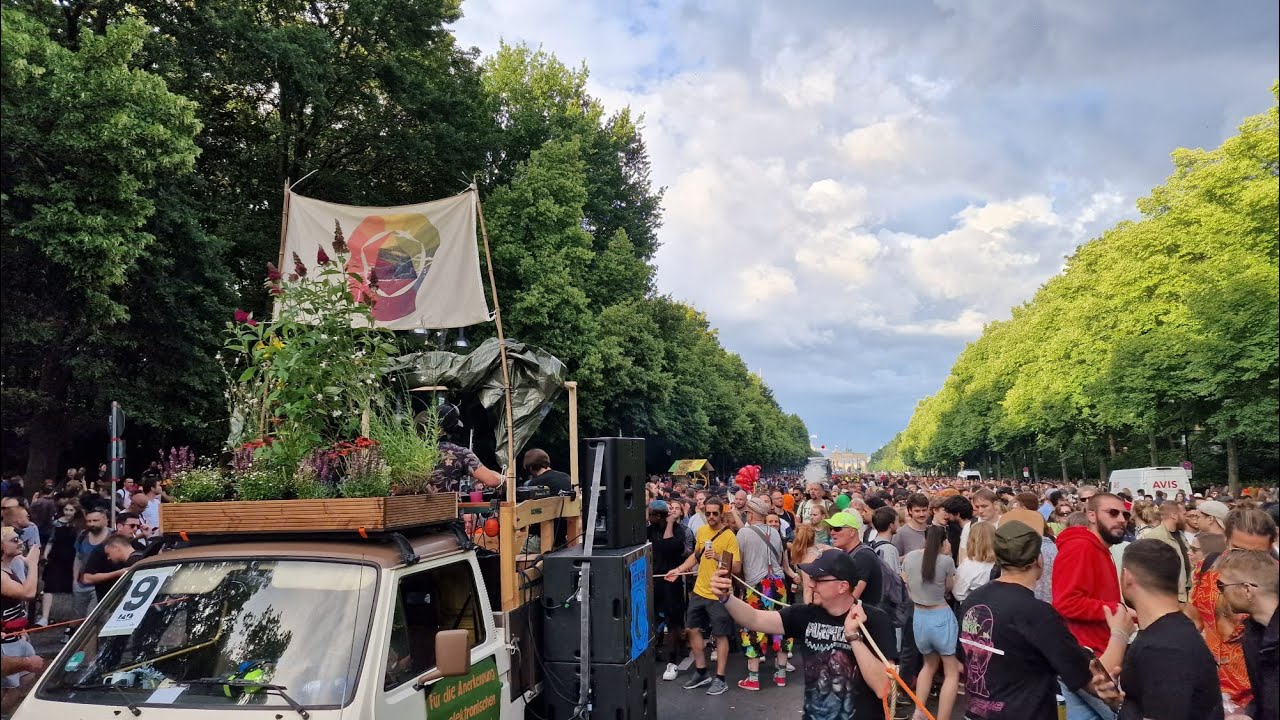 Rave the Planet Parade 2022 - Paul Brtschitsch/ INDIELECTRIK Float (Set 3)