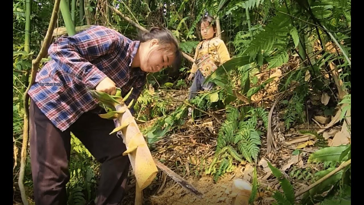 Hardworking Single Mom and Daughter Turn Forest Gifts Into Dinner