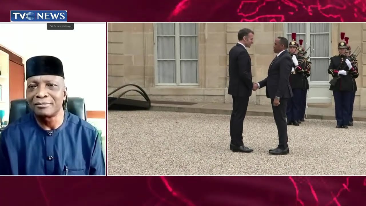 Президент Майкл Рандрианирина распустил всё правительство и отправил в отставку премьер-министра.