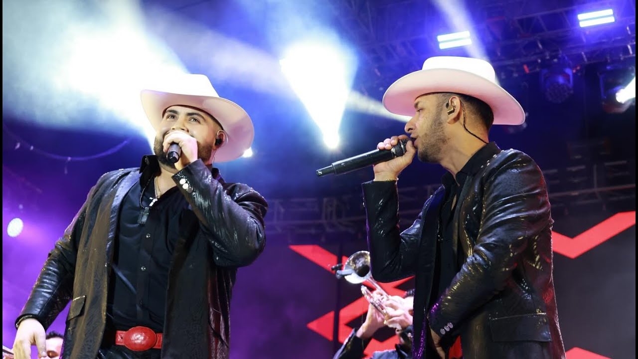 BANDA CORONA DEL REY EN VIVO 2025